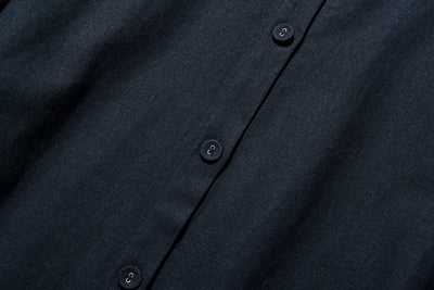 季節を超えて活躍する フレンチリネンの前開きシャツワンピース　　250409