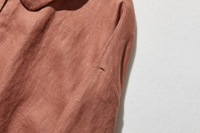 季節を超えて活躍する フレンチリネンの前開きシャツワンピース　　250409