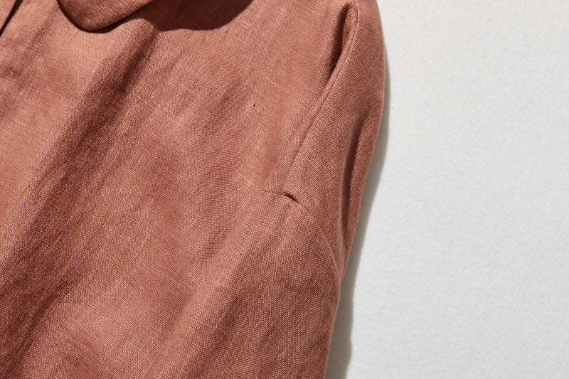 季節を超えて活躍する フレンチリネンの前開きシャツワンピース　　250409