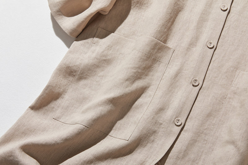 季節を超えて活躍する フレンチリネンの前開きシャツワンピース　　250409
