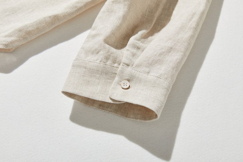 着るほどに味わい深い フランスリネン こだわりVネックシャツ 　250421