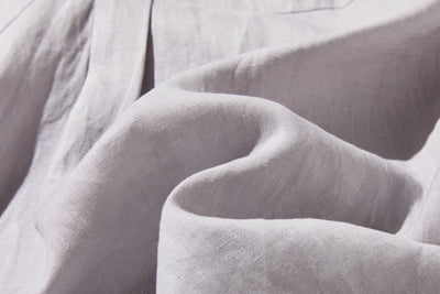 着るほどに味わい深い フランスリネン こだわりVネックシャツ 　250421