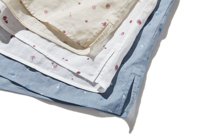 真夏にも涼しく着れる麻のブラウス　プリントブラウス　250606