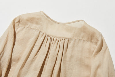 ふんわりAラインが可愛い！ 風通し良く夏らしい麻ブラウス ピンタック入りブラウス　　250422