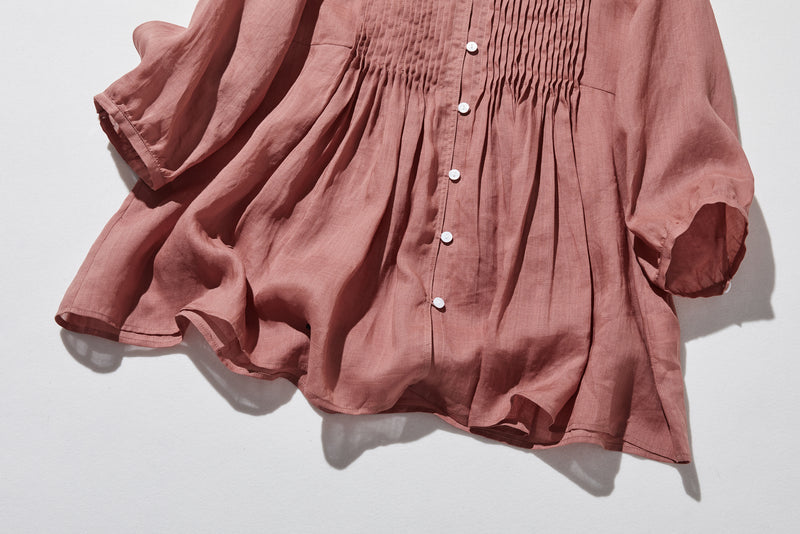 ふんわりAラインが可愛い！ 風通し良く夏らしい麻ブラウス ピンタック入りブラウス　　250422