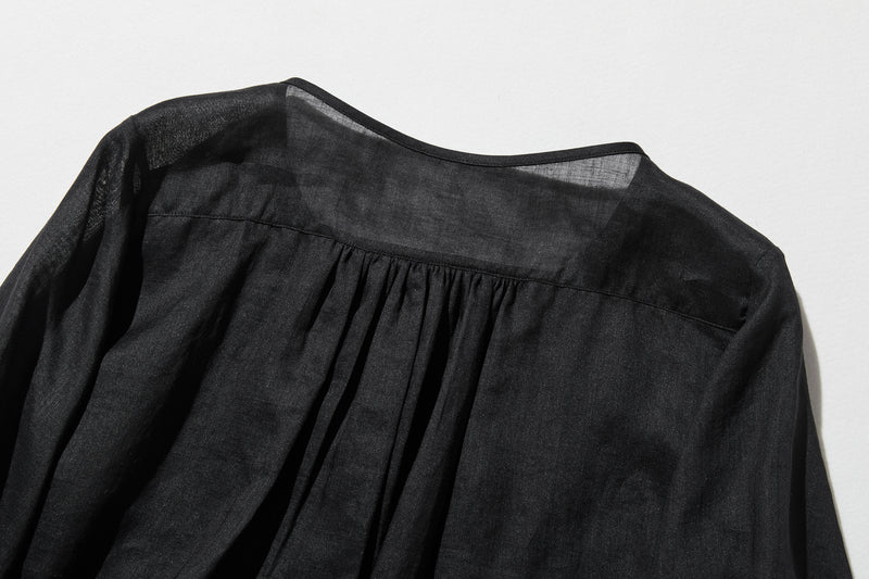 ふんわりAラインが可愛い！ 風通し良く夏らしい麻ブラウス ピンタック入りブラウス　　250422