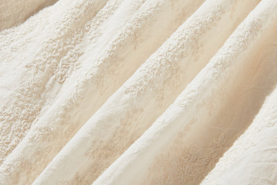 特別感のある　ふんわり広がるフラワー刺繍ロングスカート　裏地付き　ギャザースカート　250603