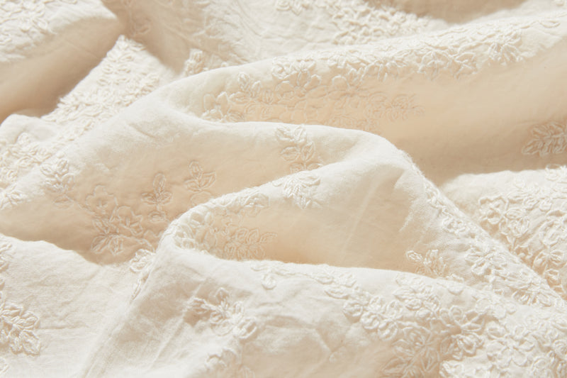 特別感のある　ふんわり広がるフラワー刺繍ロングスカート　裏地付き　ギャザースカート　250603