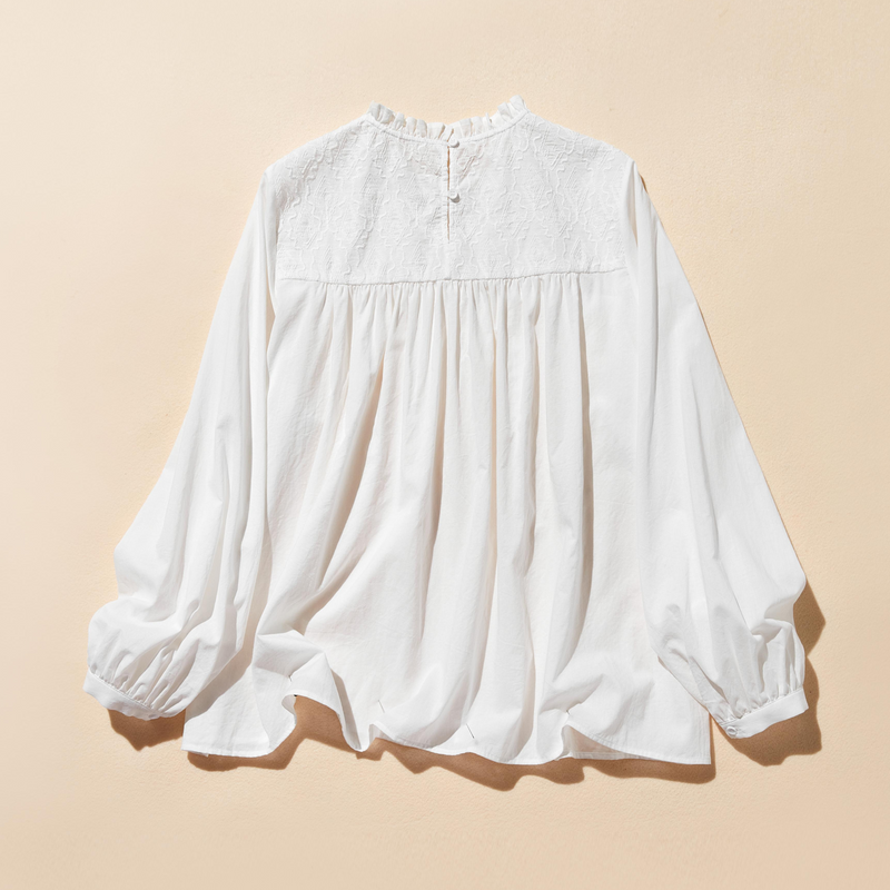 季節を超えて活躍する大人カジュアルな一枚  刺繍生地　長袖ブラウス　薄手　コットン　250504-1