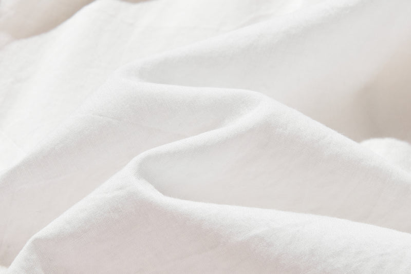 季節を超えて活躍する大人カジュアルな一枚  刺繍生地　長袖ブラウス　薄手　コットン　250504-1