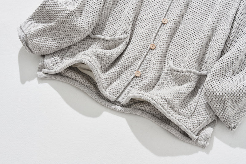 寬鬆的珠地網眼針織開襟衫，可隨意穿著 250203