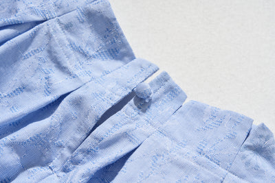 A tucked blouse that's not too sweet and can be enjoyed by mature women. Long-sleeved pullover cotton. 240903-1 