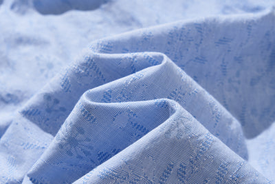 A tucked blouse that's not too sweet and can be enjoyed by mature women. Long-sleeved pullover cotton. 240903-1 