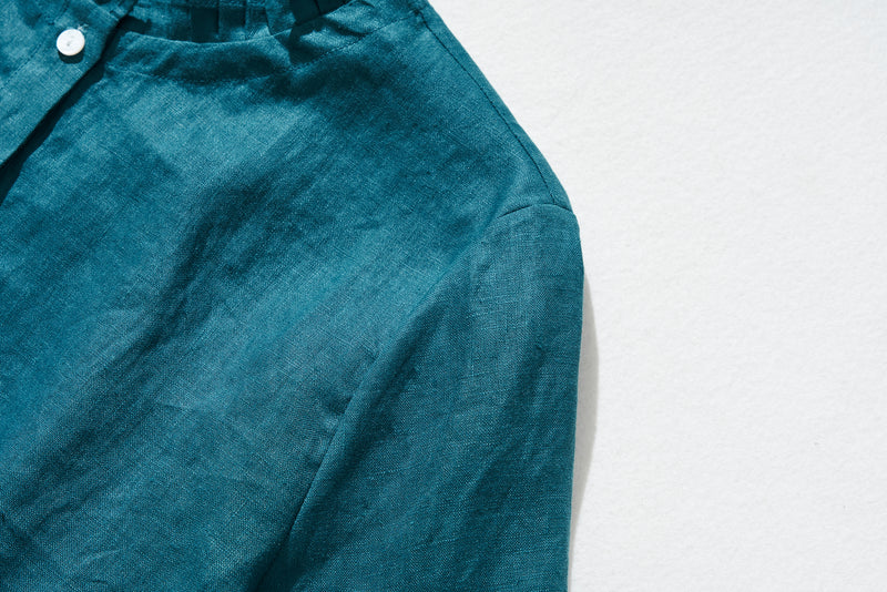 A casually sweet and beautiful blouse made from 100% linen. Linen shirt blouse in peacock blue. 210804-5
