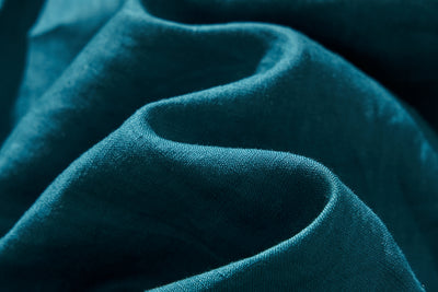 A casually sweet and beautiful blouse made from 100% linen. Linen shirt blouse in peacock blue. 210804-5