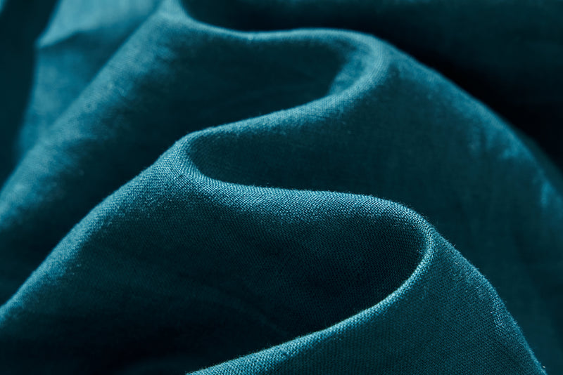 A casually sweet and beautiful blouse made from 100% linen. Linen shirt blouse in peacock blue. 210804-5