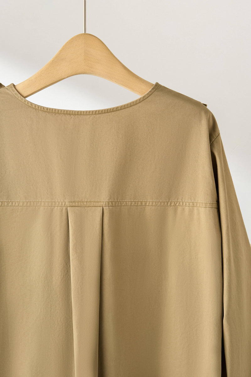 一款能滿足您時尚品味的荷葉邊設計外套。