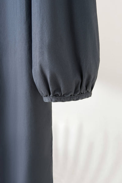 一款能滿足您時尚品味的荷葉邊設計外套。