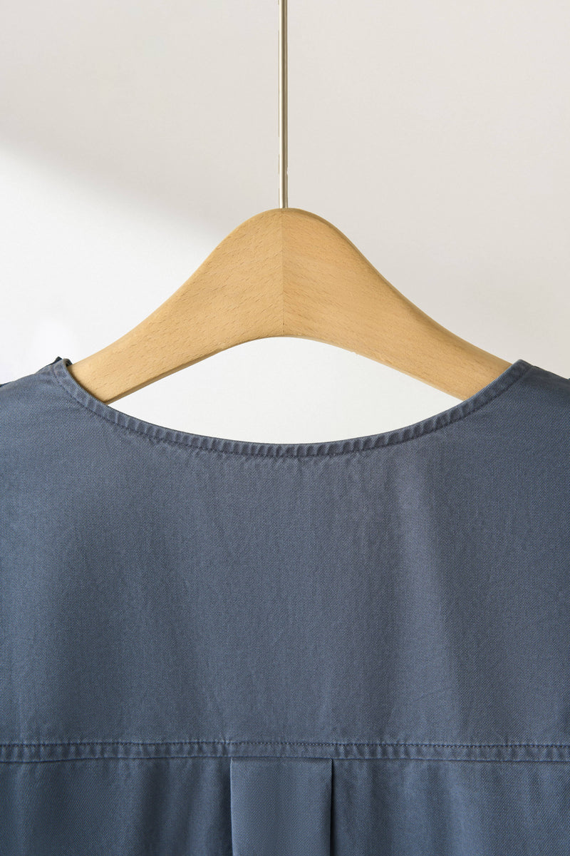 一款能滿足您時尚品味的荷葉邊設計外套。