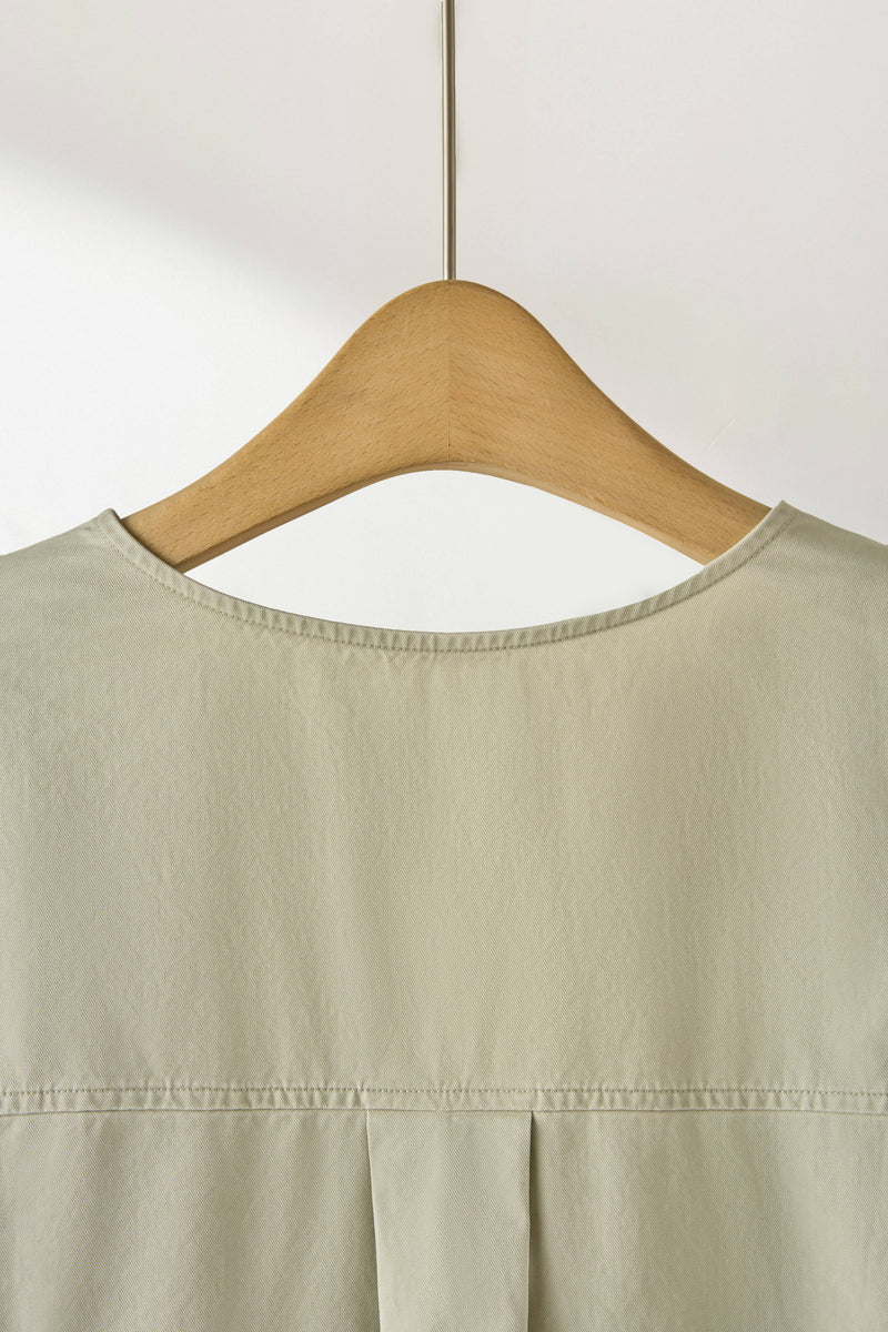 一款能滿足您時尚品味的荷葉邊設計外套。