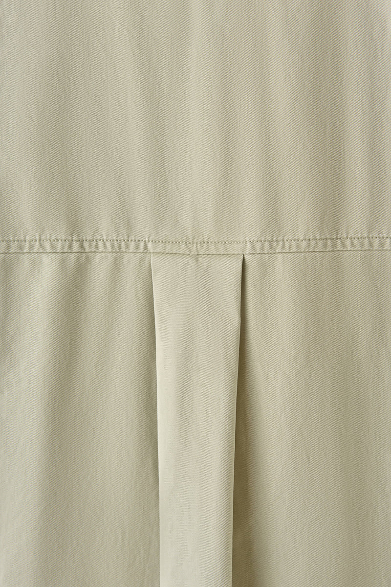 一款能滿足您時尚品味的荷葉邊設計外套。