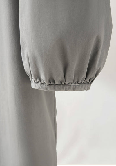 一款能滿足您時尚品味的荷葉邊設計外套。