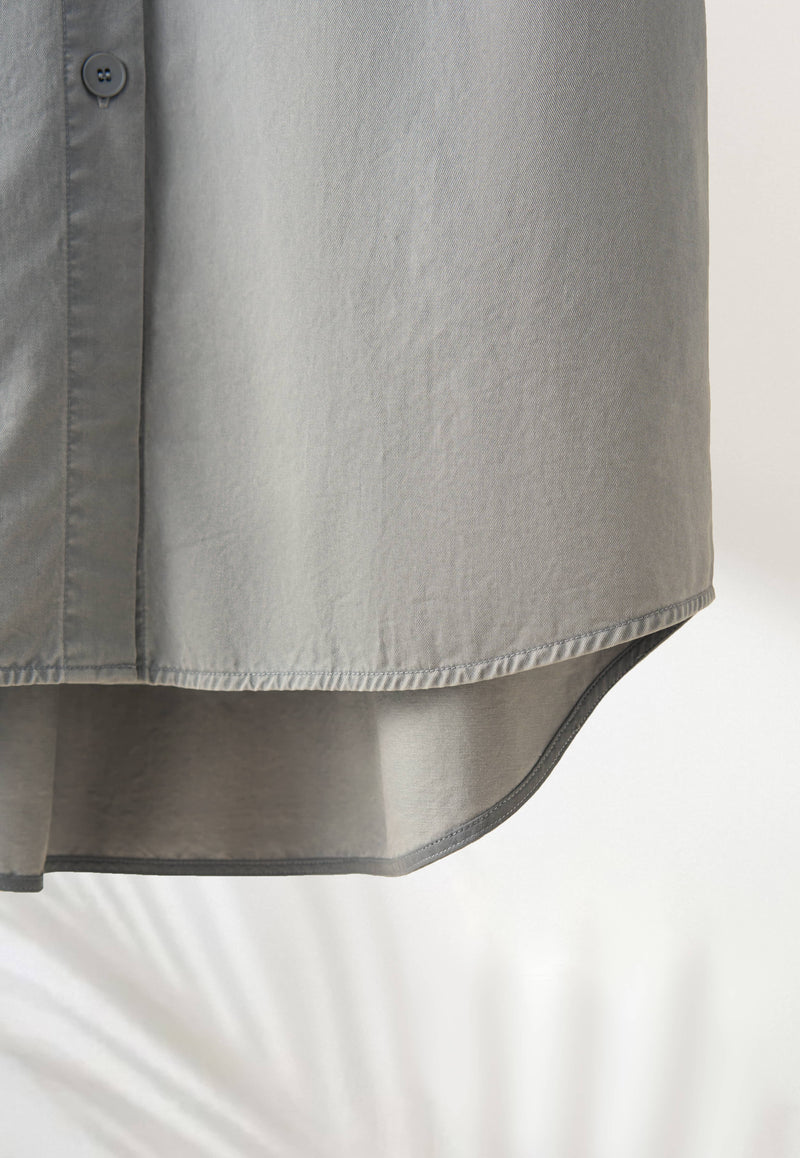 一款能滿足您時尚品味的荷葉邊設計外套。