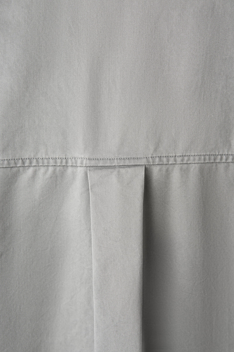 一款能滿足您時尚品味的荷葉邊設計外套。