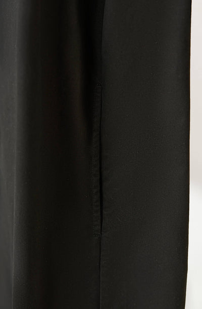 一款能滿足您時尚品味的荷葉邊設計外套。