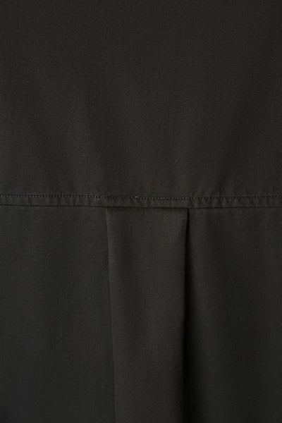 一款能滿足您時尚品味的荷葉邊設計外套。