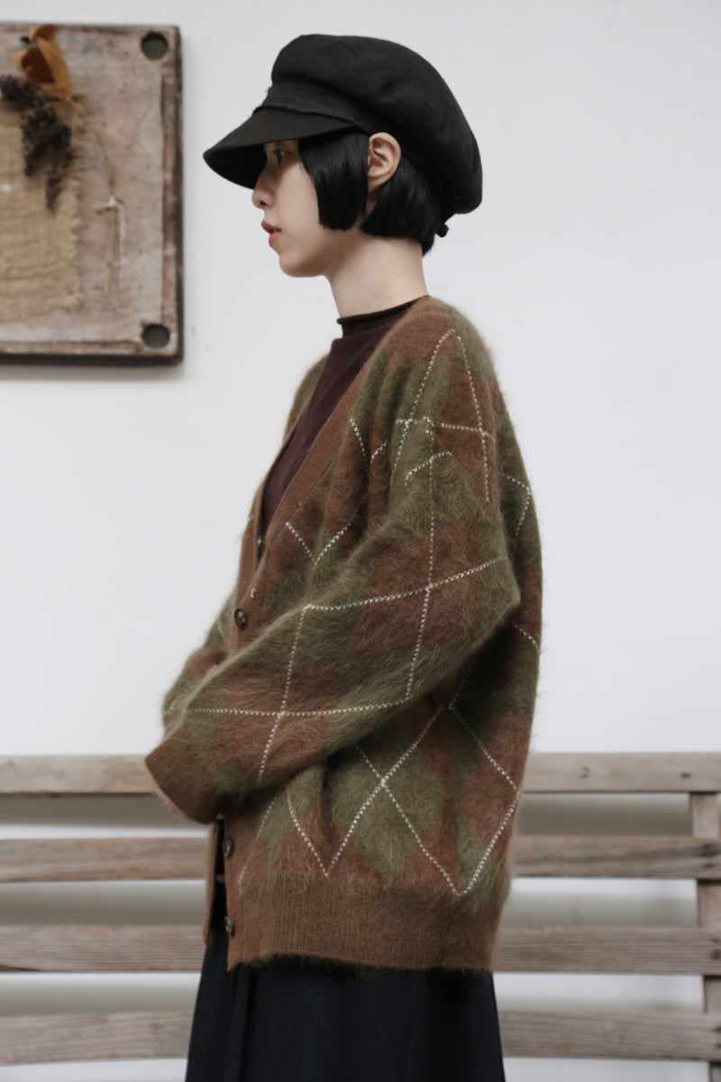 防寒性とおしゃれさを兼ね備えた、秋冬の必須アイテム ウールとカシミヤ混カーディガン　251124