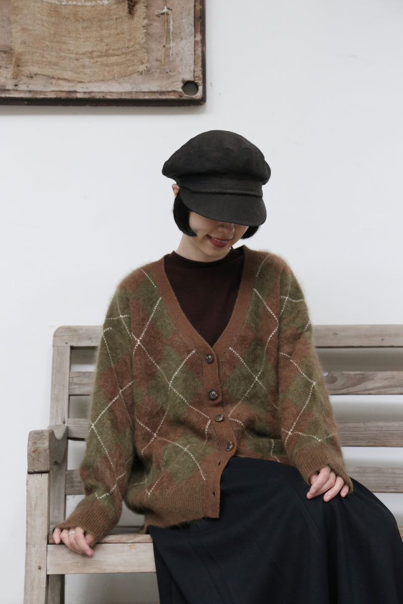 防寒性とおしゃれさを兼ね備えた、秋冬の必須アイテム ウールとカシミヤ混カーディガン　251124