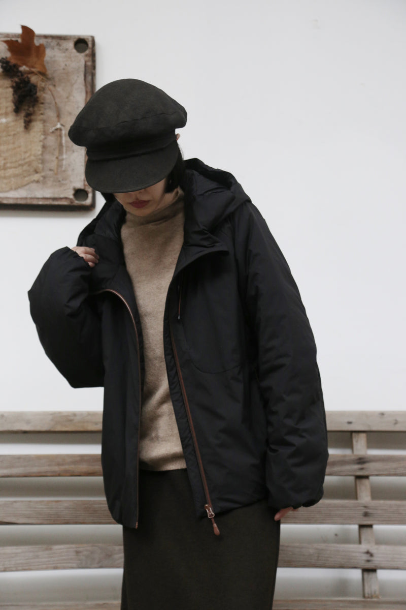 軽さと温かさの新次元。日常を洗練する、スポーティなダウンジャケット ダウンコート 251123-1