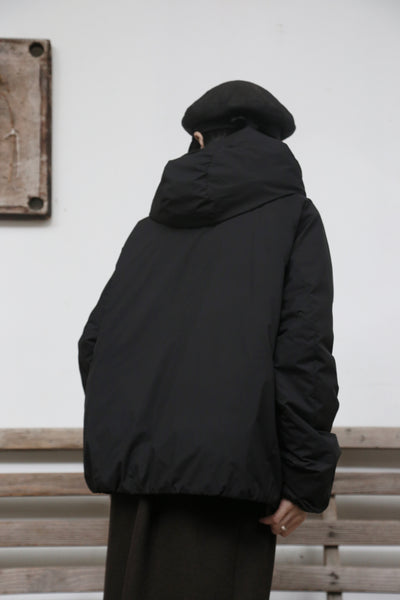 軽さと温かさの新次元。日常を洗練する、スポーティなダウンジャケット ダウンコート 251123-1