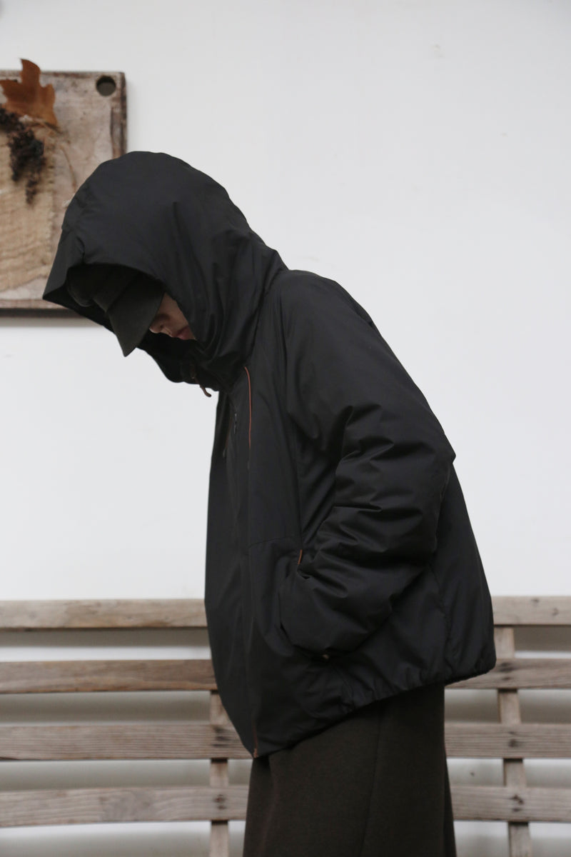 軽さと温かさの新次元。日常を洗練する、スポーティなダウンジャケット ダウンコート 251123-1