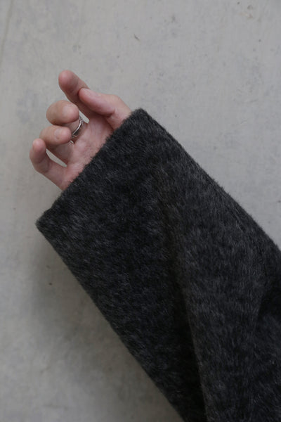 熟練の職人が一点一点手縫いで仕立て上げた、冬の特別なウールショートコート　251130-1