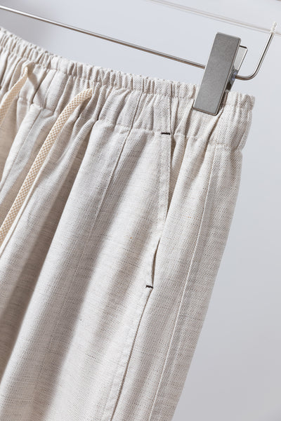 年間を通じて快適に着用できるワイドパンツ　シワになりにくいロングパンツ　　250904