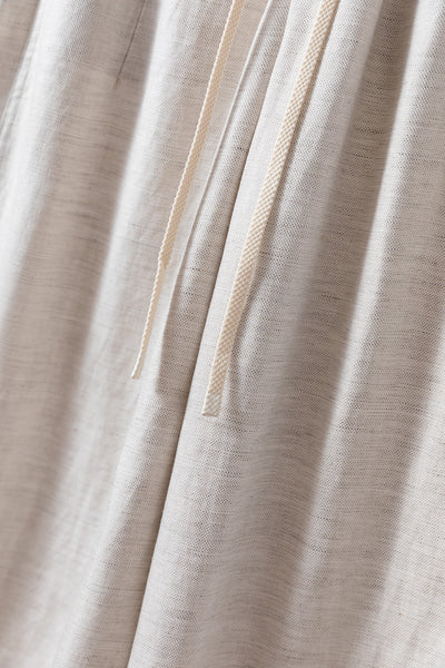 年間を通じて快適に着用できるワイドパンツ　シワになりにくいロングパンツ　　250904