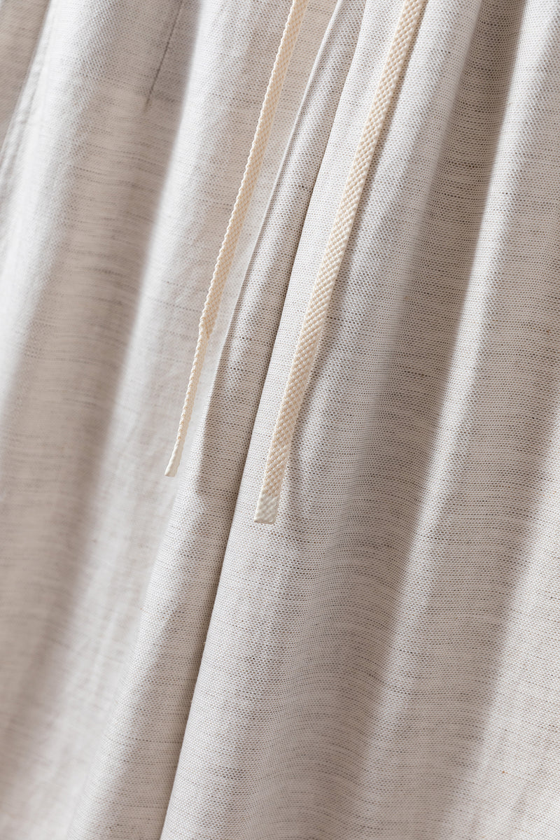 年間を通じて快適に着用できるワイドパンツ　シワになりにくいロングパンツ　　250904