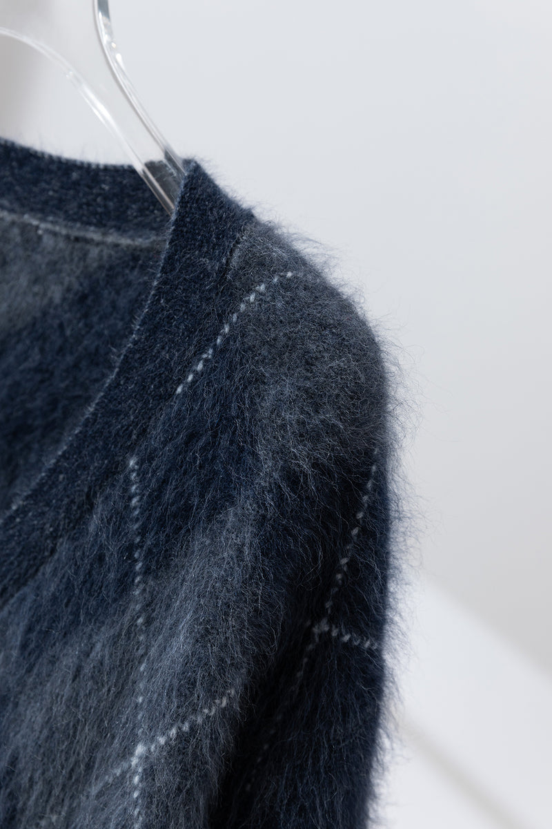 防寒性とおしゃれさを兼ね備えた、秋冬の必須アイテム ウールとカシミヤ混カーディガン　251124