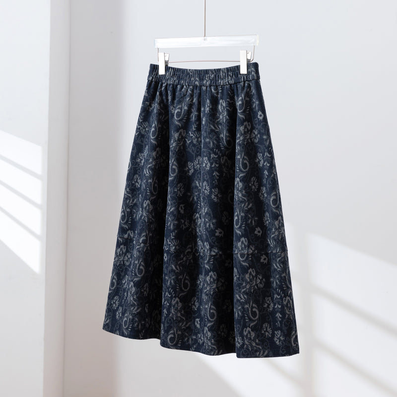 【秋冬の定番】ボリュームシルエットが華やか！エレガントな柄スカート 紺色　251112-1