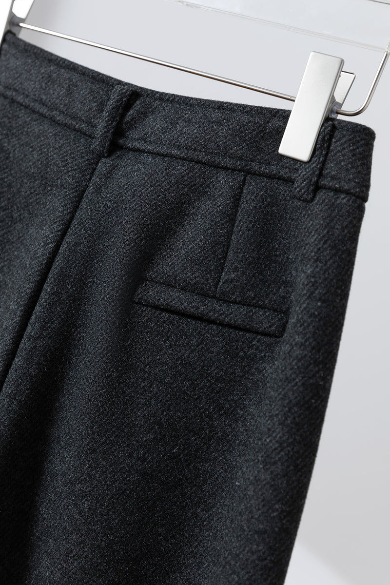 機能性とデザイン性を兼ね備えた、秋冬ワイドパンツ　ボンディング素材パンツ　ダークグレー251117-1