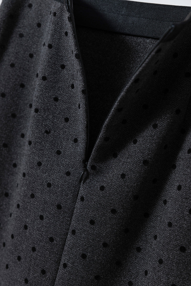 さまざまな着回しができるロングスカート　マキシ丈スカート　ドット柄スカート　251116