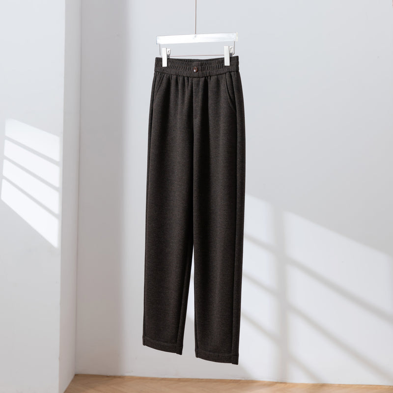 寒い季節も穿くだけであったか ウール混ボンディング生地　テーパードパンツ　251119