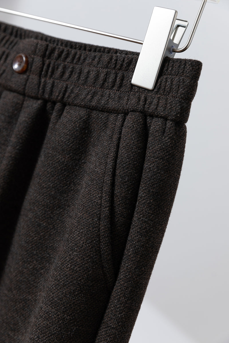 寒い季節も穿くだけであったか ウール混ボンディング生地　テーパードパンツ　251119
