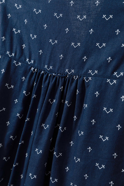 ゆったりとしたシルエットでありながら、きちんと感のあるブラウス　長袖ブラウス　綿麻　251004-1