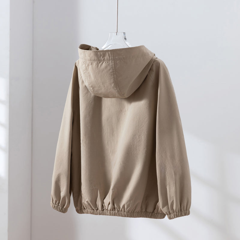 「理想の1枚」立体フードがおしゃれな、ポケットデザインのショートブルゾン　アウター　251001-1