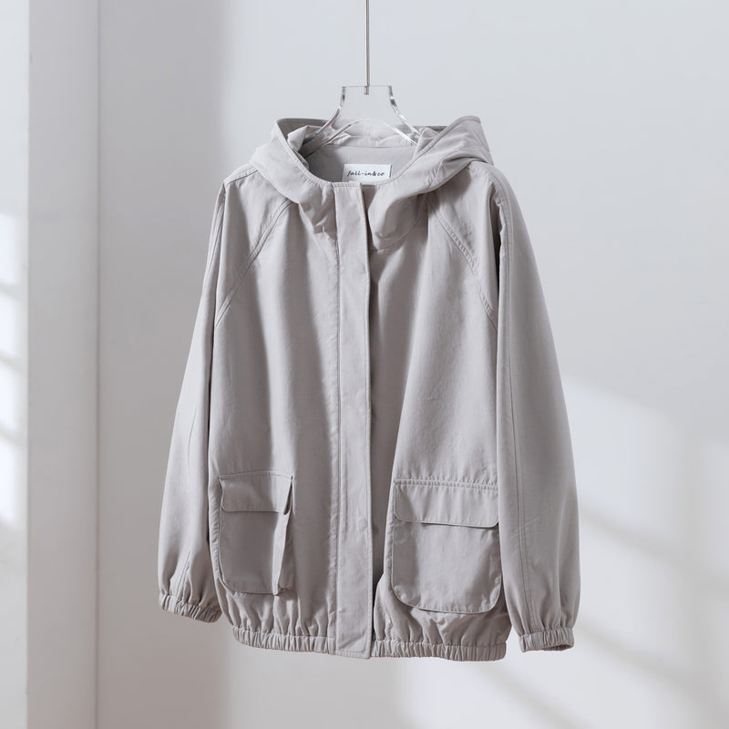 「理想の1枚」立体フードがおしゃれな、ポケットデザインのショートブルゾン　アウター　251001-1