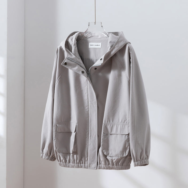 「理想の1枚」立体フードがおしゃれな、ポケットデザインのショートブルゾン　アウター　251001-1