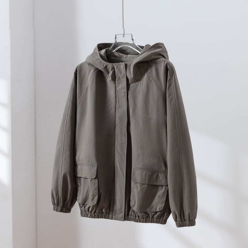 「理想の1枚」立体フードがおしゃれな、ポケットデザインのショートブルゾン　アウター　251001-1